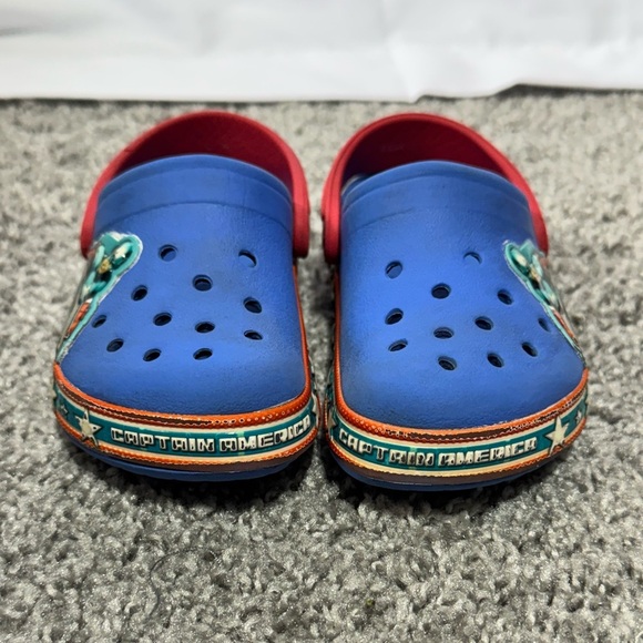 Captain America Kids Clogs - Blue and Red Size 6-7 C - Picture 2 of 6